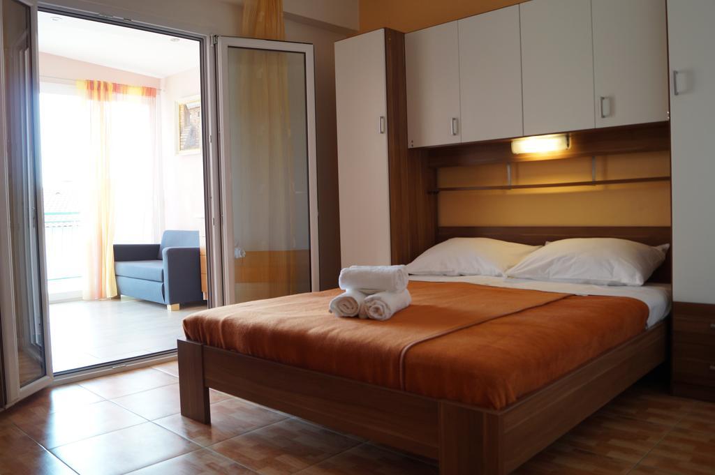 Apartments Mario With Private Parking Makarska Bagian luar foto