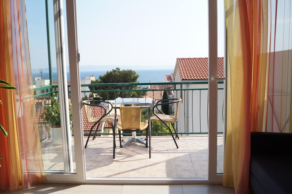 Apartments Mario With Private Parking Makarska Bagian luar foto