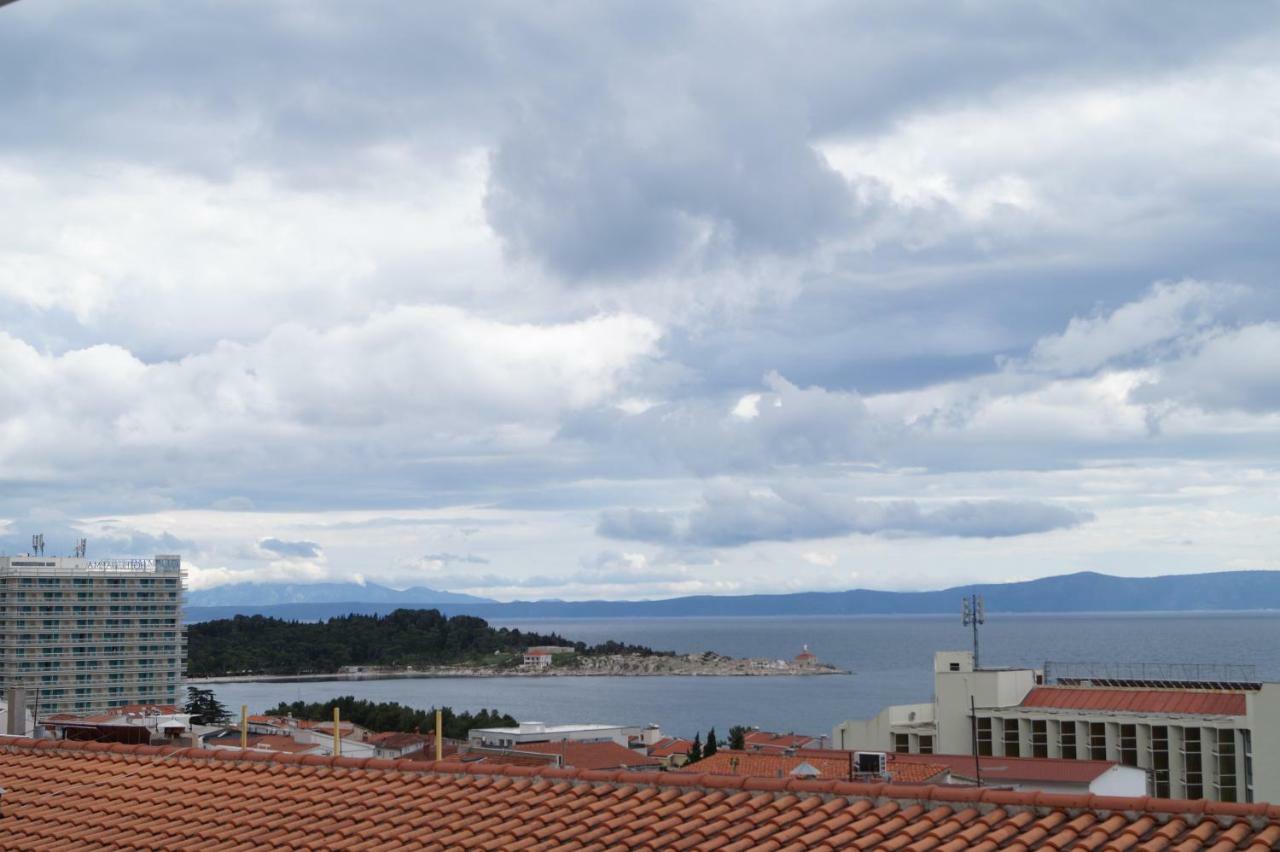 Apartments Mario With Private Parking Makarska Bagian luar foto