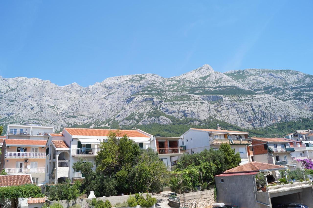 Apartments Mario With Private Parking Makarska Bagian luar foto
