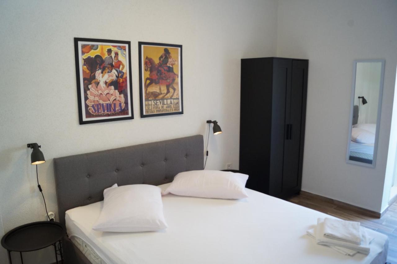 Apartments Mario With Private Parking Makarska Bagian luar foto